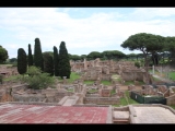 03901 ostia - regio i - insula iv - domus di giove e ganimede (i,iv,2) - blick von der dachterasse ri caseggiato dei triclini (i,xii,1) - terme del foro (i,xii,6).jpg